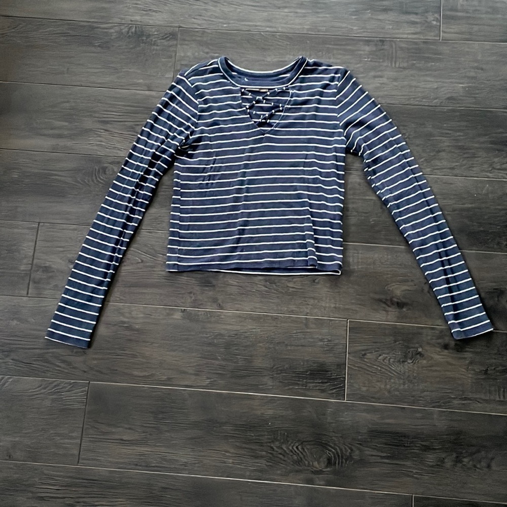Hollister top
